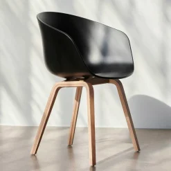 About a Chair AAC 22 2.0 Armlehnstuhl Eiche lackiert
