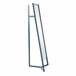 Club Garderobe mit Spiegel