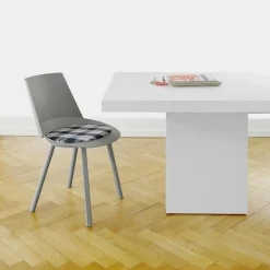 e15 CH04 Houdini Stuhl