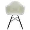 Eames Fiberglass Armchair DAW Ahorn schwarz