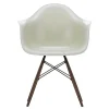 Eames Fiberglass Armchair DAW Ahorn dunkel