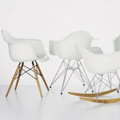 Eames Plastic Armchair DAW RE Ahorn gelblich
