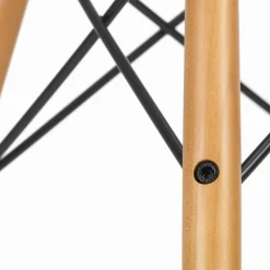 Eames Plastic Armchair DAW RE Ahorn dunkel