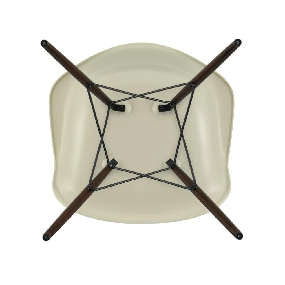 Eames Plastic Armchair DAW RE Ahorn dunkel