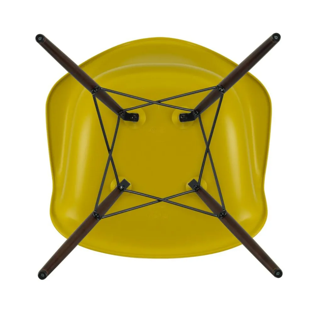 Eames Plastic Armchair DAW RE Ahorn dunkel