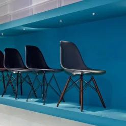 Eames Plastic Side Chair DSW Ahorn schwarz