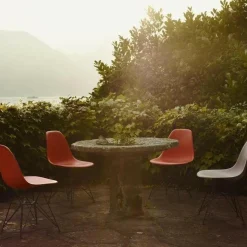 Eames Plastic Side Chair DSR RE Gestell schwarz