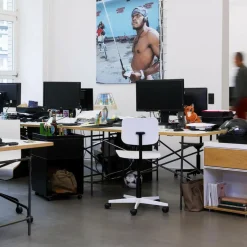 Eiermann 1 Tisch 200x90cm Gestell mittig 110x66x78cm