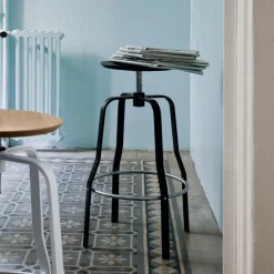 Giro S106 Hocker Sitzfläche Holz 66-76cm