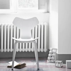 Grand Prix™ Stuhl mit Holzgestell