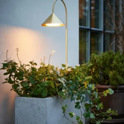 Grasp LED Akkuleuchte mit Erdspieß tragbar