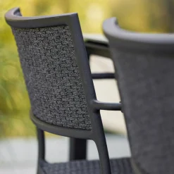 Less Sessel stapelbar