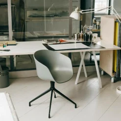 Loop Stand Tisch