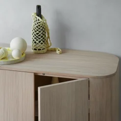 Loud Schrank hoch