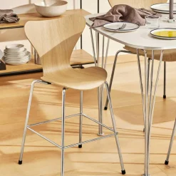 Serie 7™ Juniorstuhl Braun Bronze