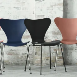 Serie 7™ Stuhl gefärbte Esche Monochrom