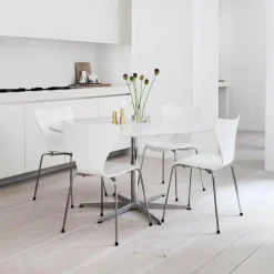 Serie 7™ Stuhl lackiert