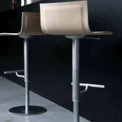 Thin S24 Barhocker Sitzfläche Eiche 54-79cm