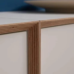 Vertiko Ply Four Regal